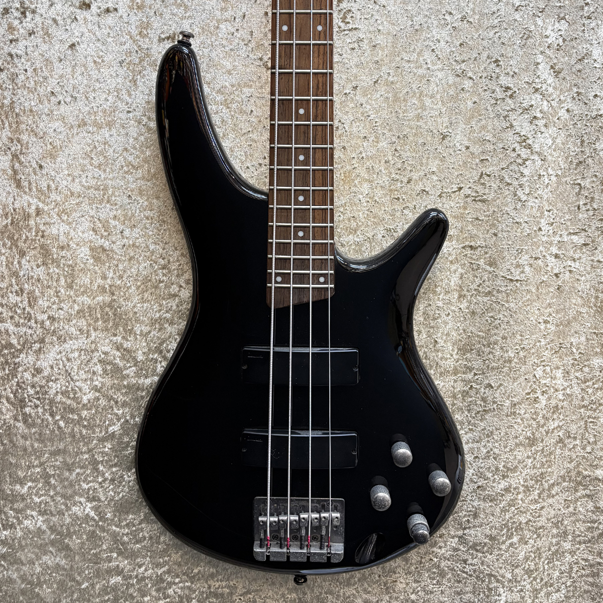 SR300