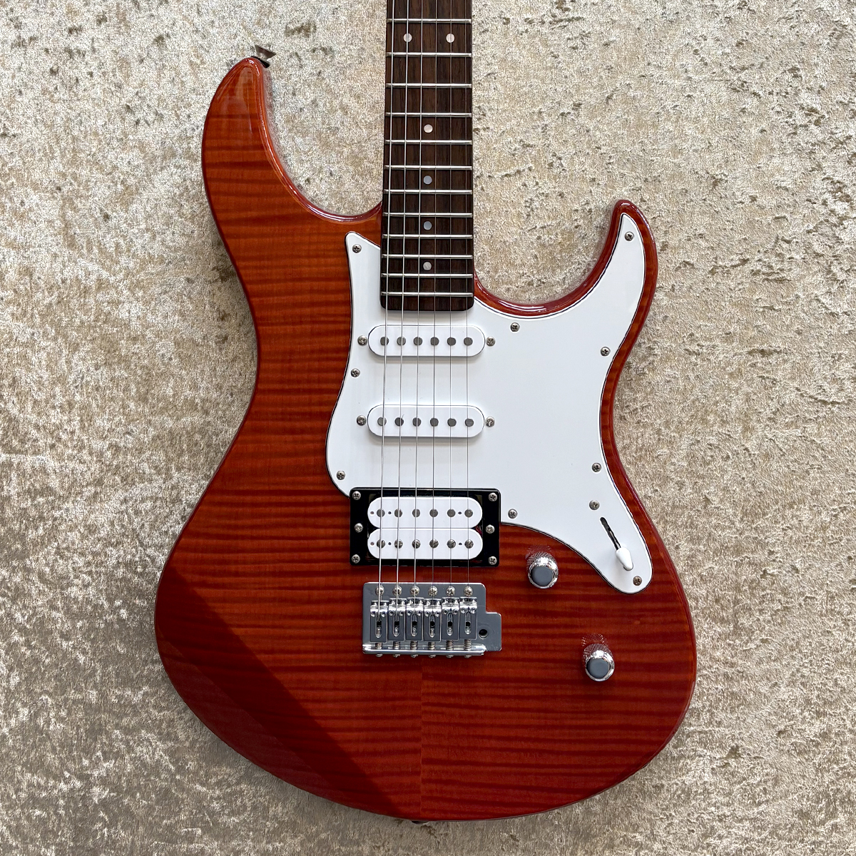 Pacifica 212VFM