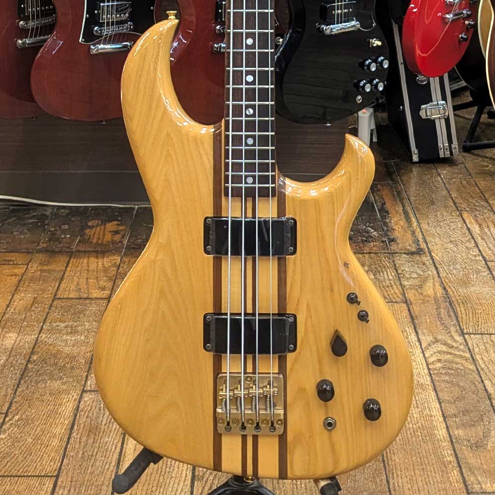 SB-900