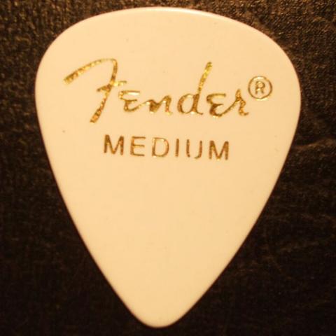 fenderティアドロップ型/ミディアム/ホワイト