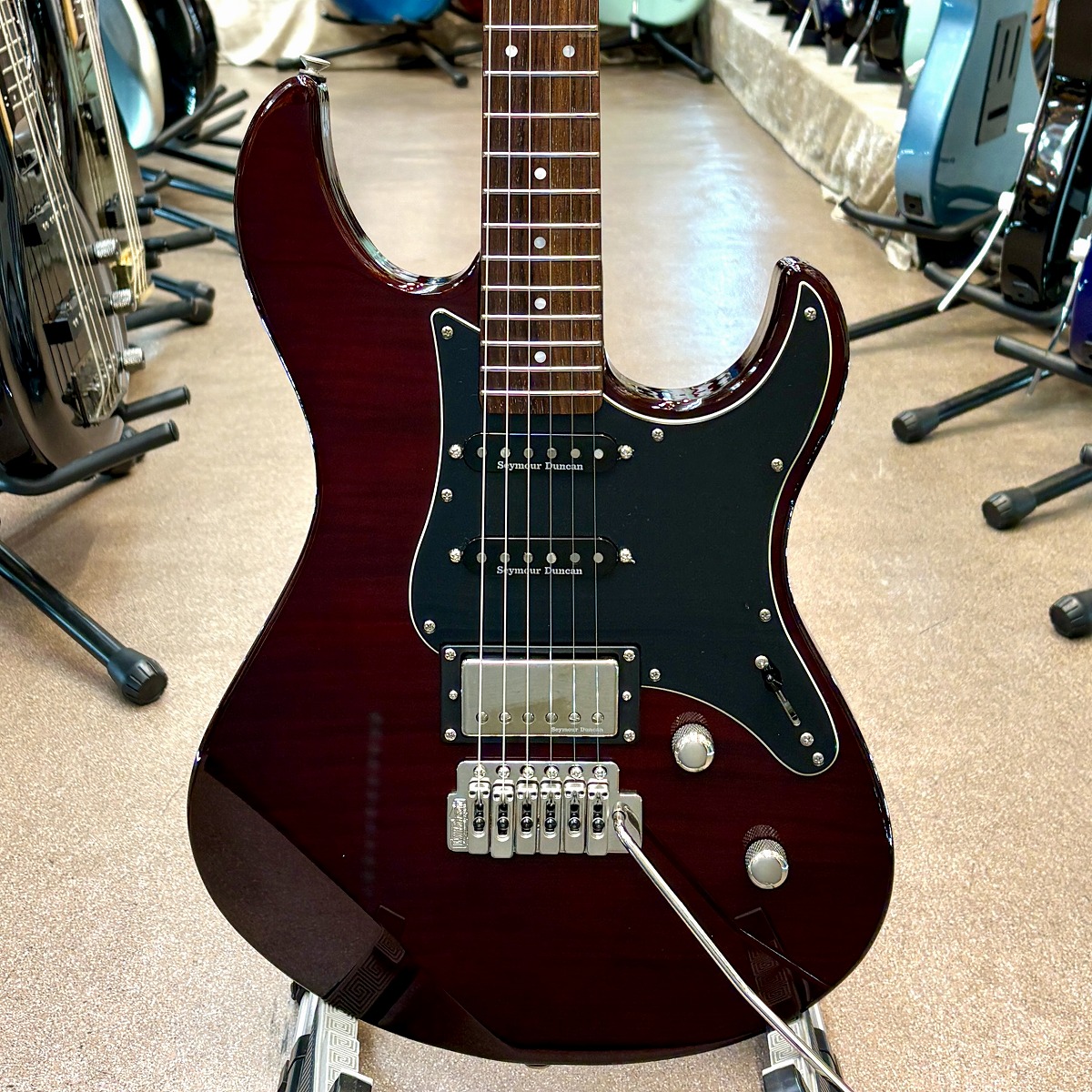 Pacifica 612VIIFM